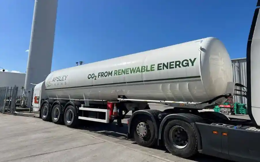 Apsley Farms CO2 tanker transports biogenic CO2 to the factory.